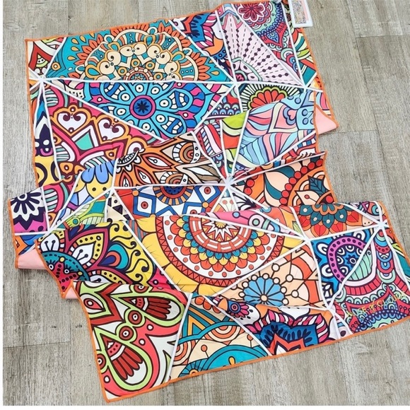 NWT House of Clouds Sand Free Microfiber beach towel MOSAIC print - Picture 8 of 8